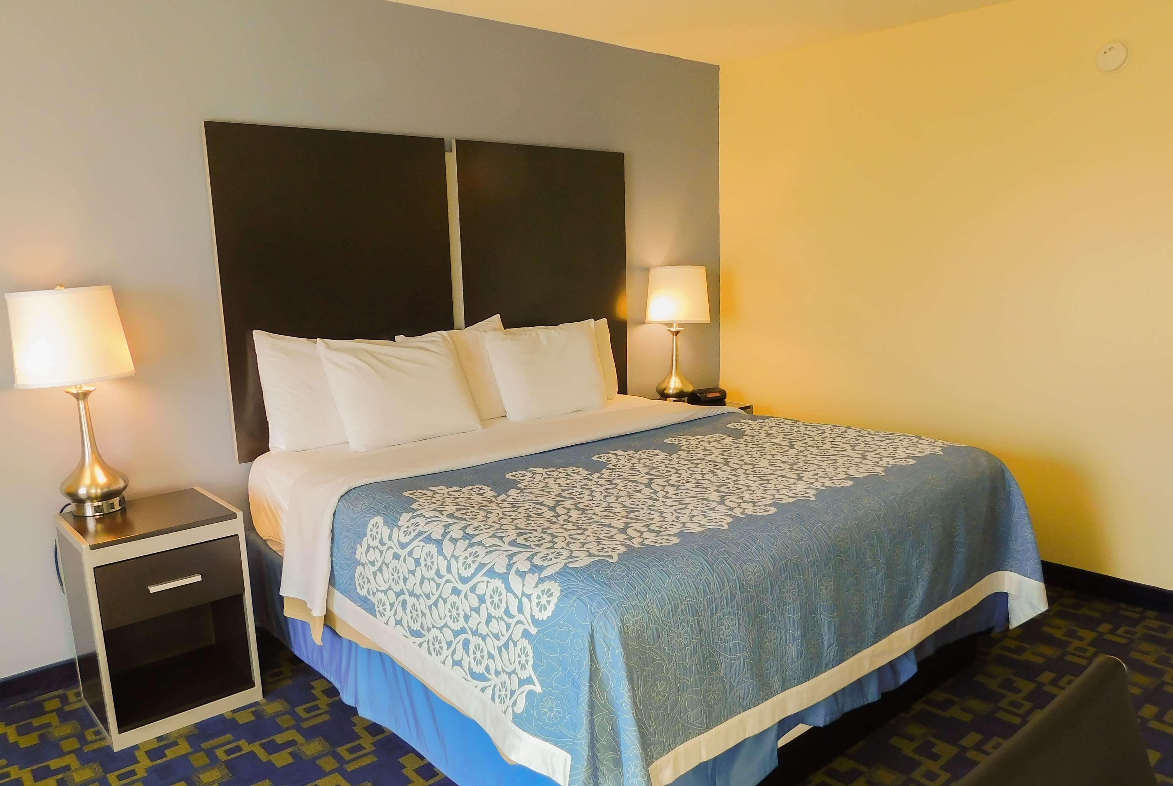 Days Inn & Suites By Wyndham Pocahontas Εξωτερικό φωτογραφία