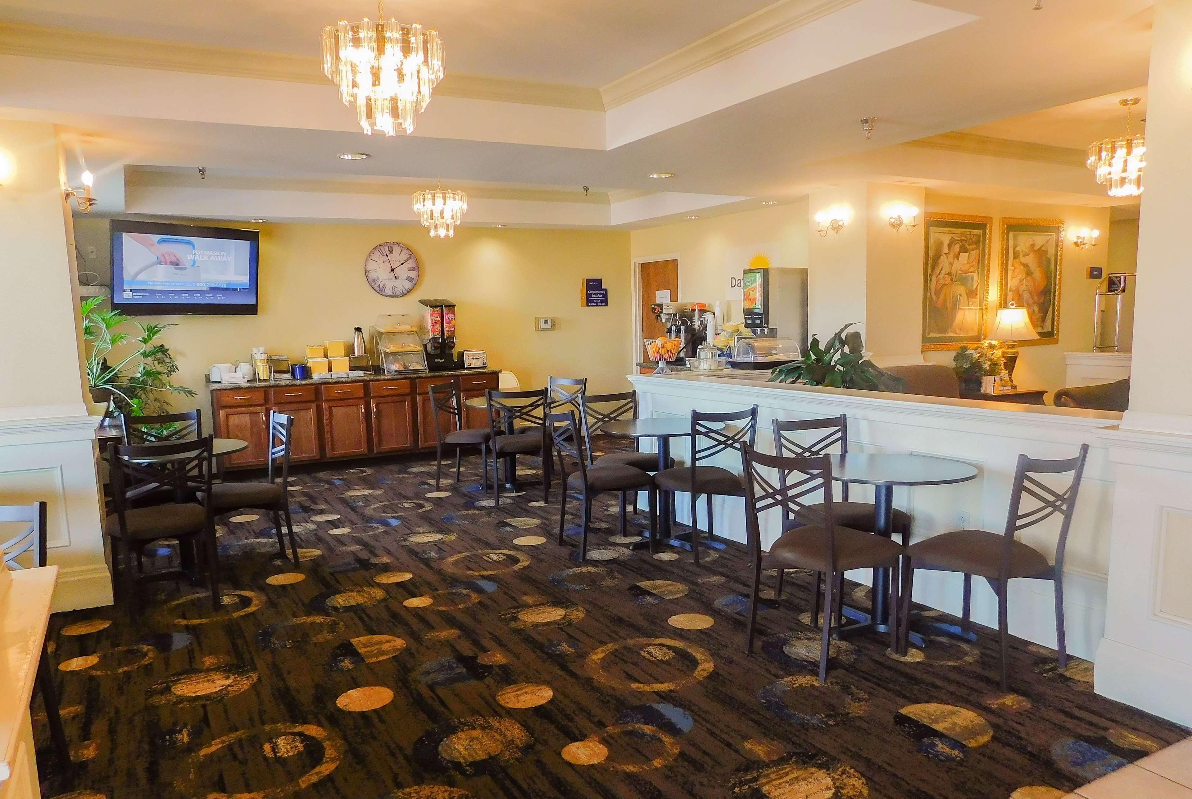 Days Inn & Suites By Wyndham Pocahontas Εξωτερικό φωτογραφία