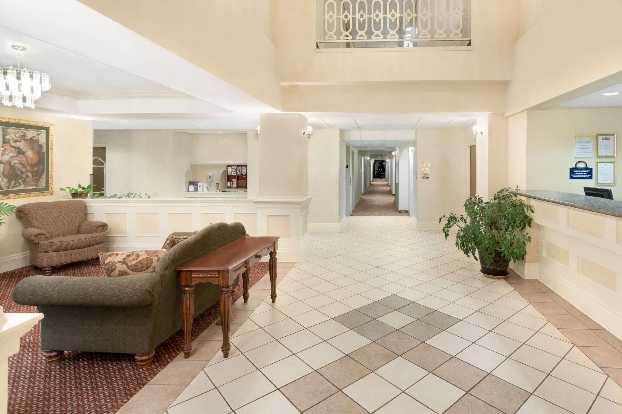 Days Inn & Suites By Wyndham Pocahontas Εξωτερικό φωτογραφία