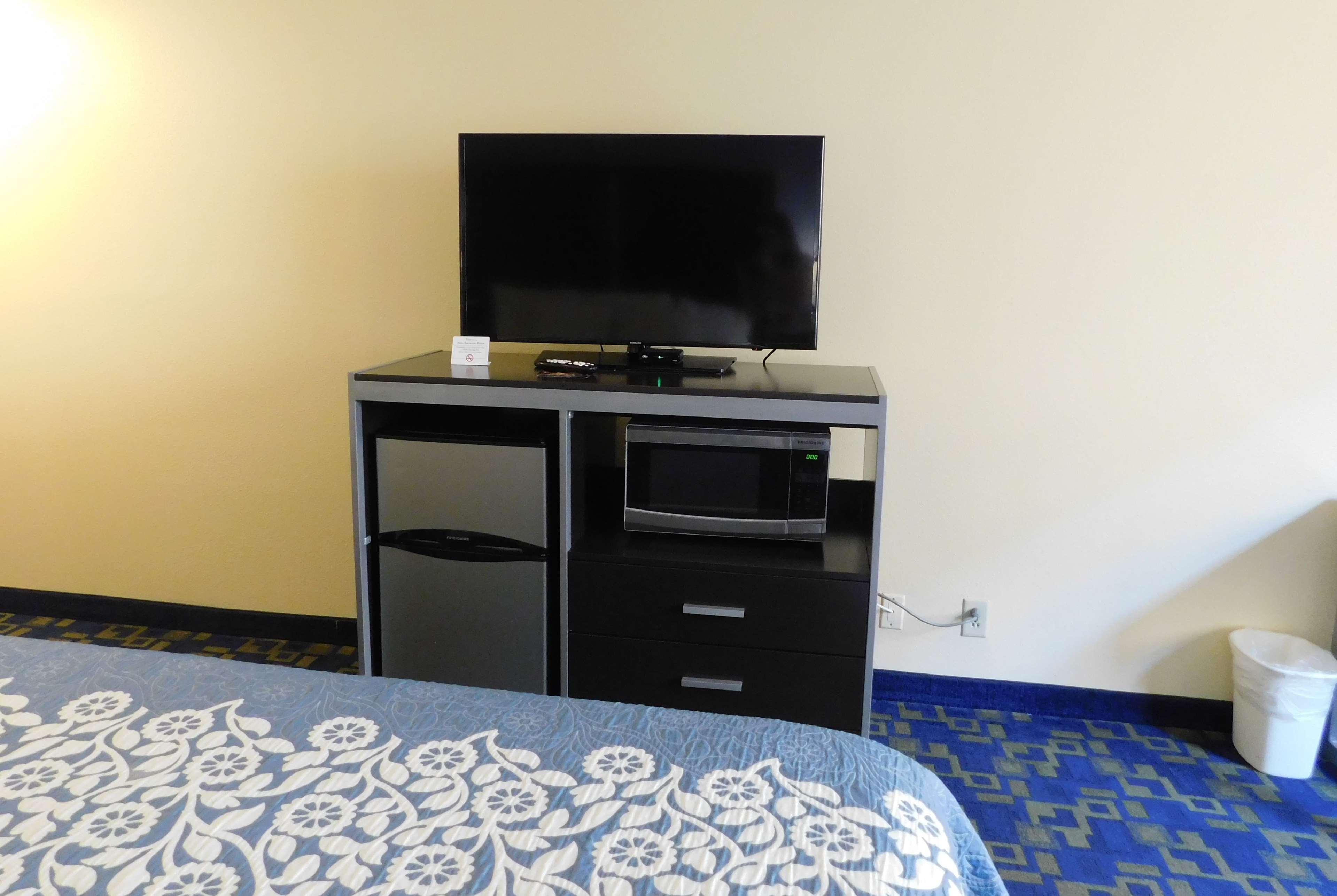 Days Inn & Suites By Wyndham Pocahontas Εξωτερικό φωτογραφία