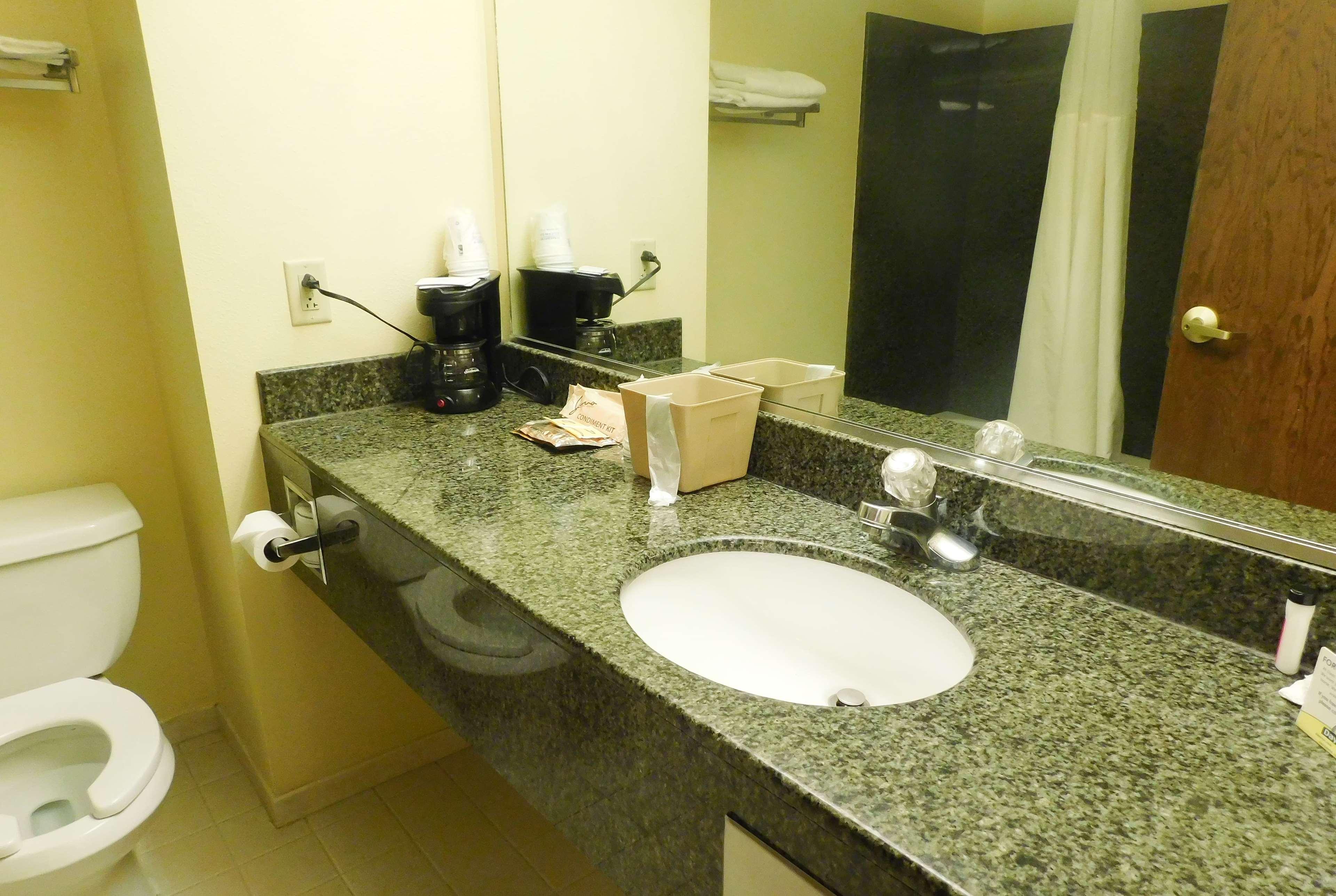 Days Inn & Suites By Wyndham Pocahontas Εξωτερικό φωτογραφία