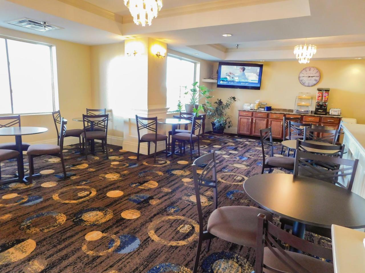 Days Inn & Suites By Wyndham Pocahontas Εξωτερικό φωτογραφία