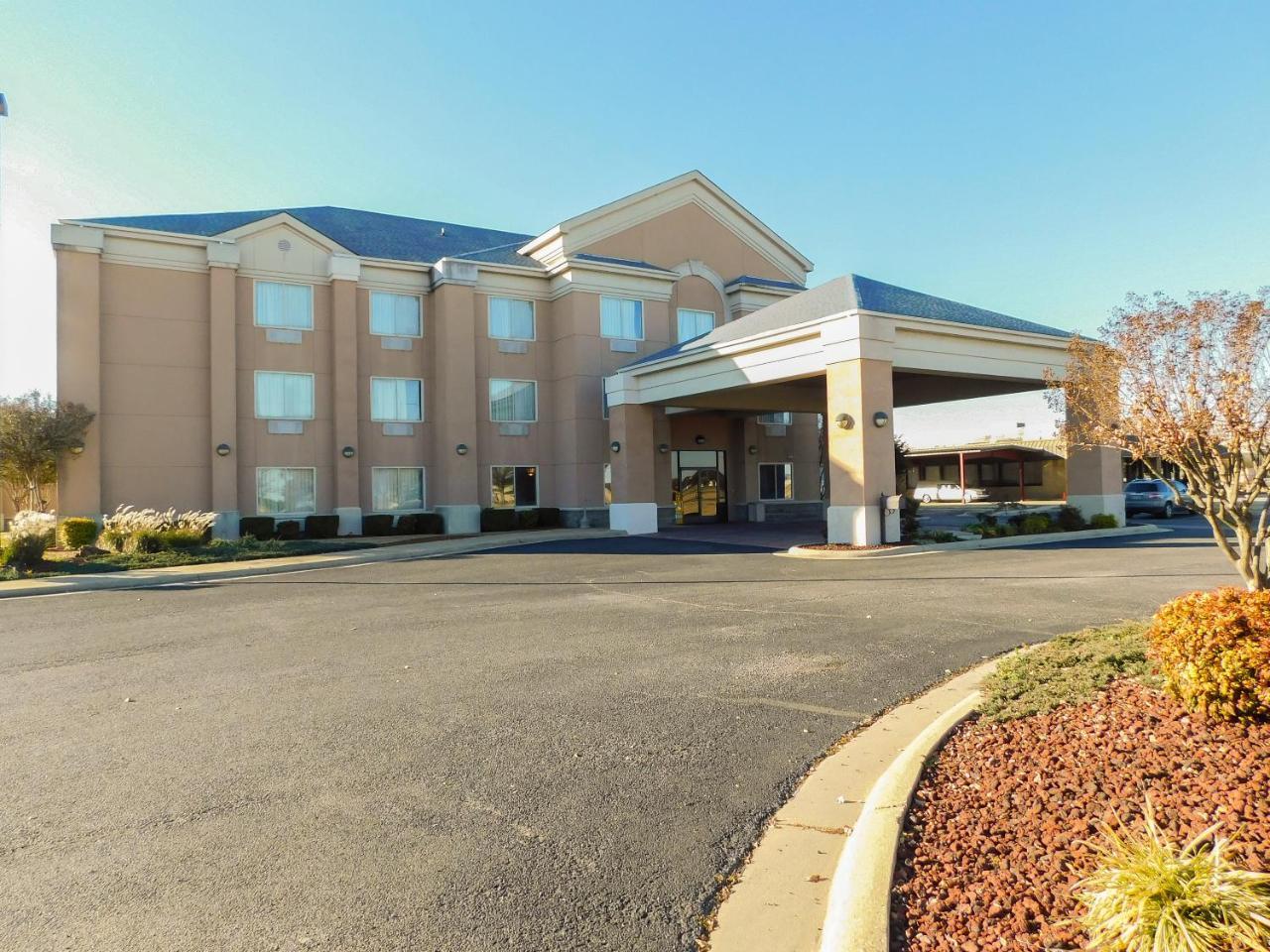 Days Inn & Suites By Wyndham Pocahontas Εξωτερικό φωτογραφία
