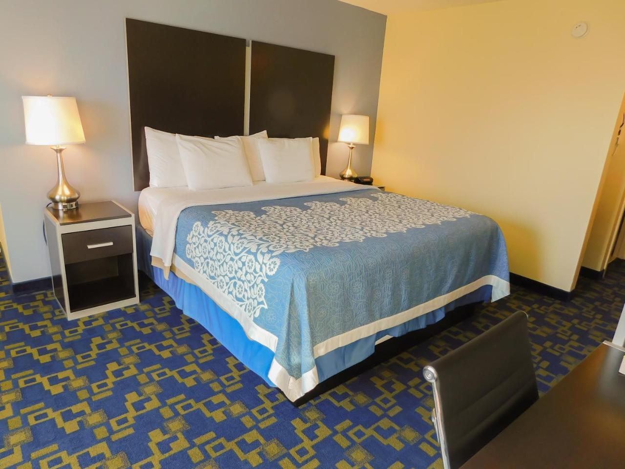Days Inn & Suites By Wyndham Pocahontas Εξωτερικό φωτογραφία