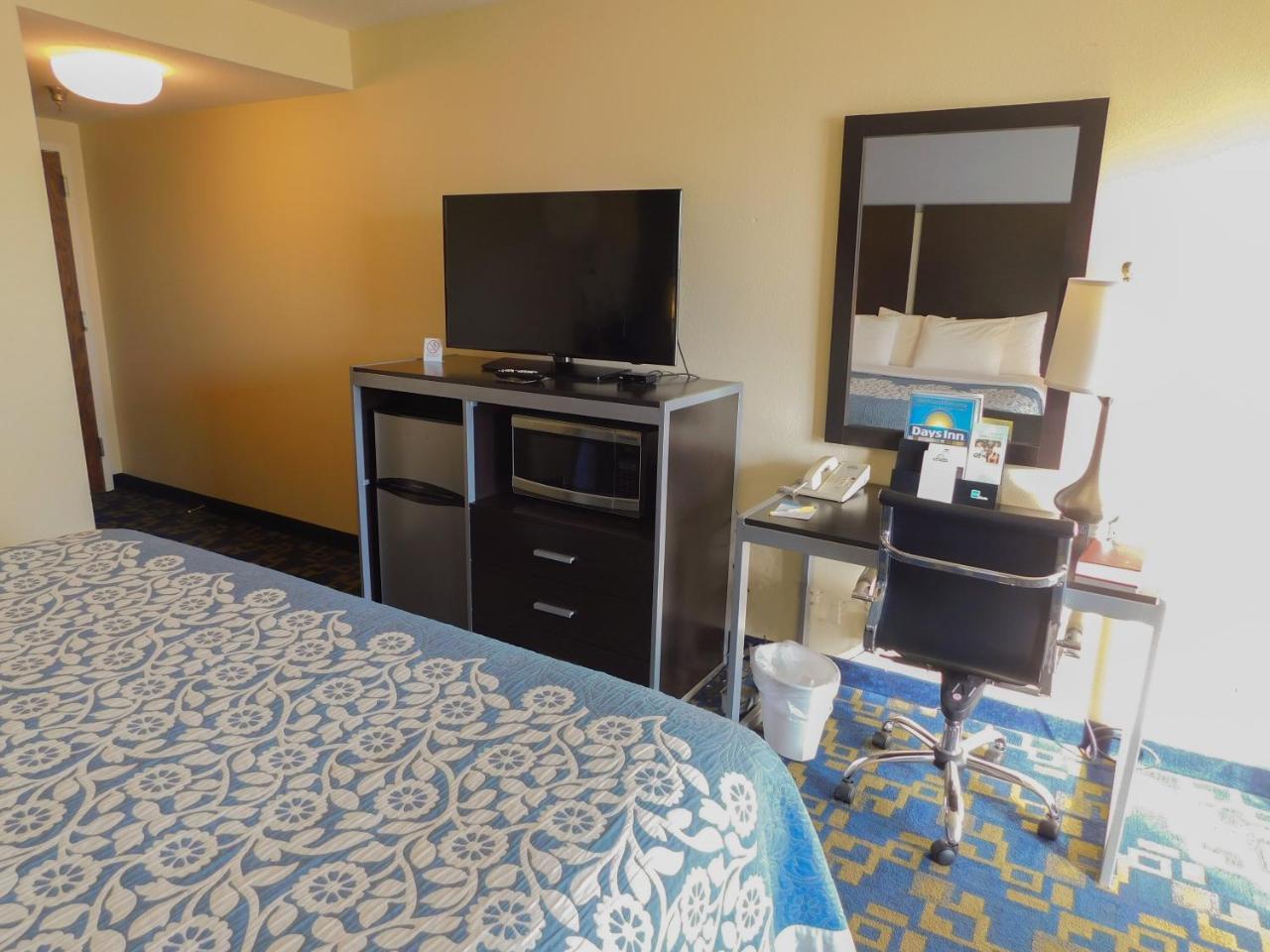 Days Inn & Suites By Wyndham Pocahontas Εξωτερικό φωτογραφία