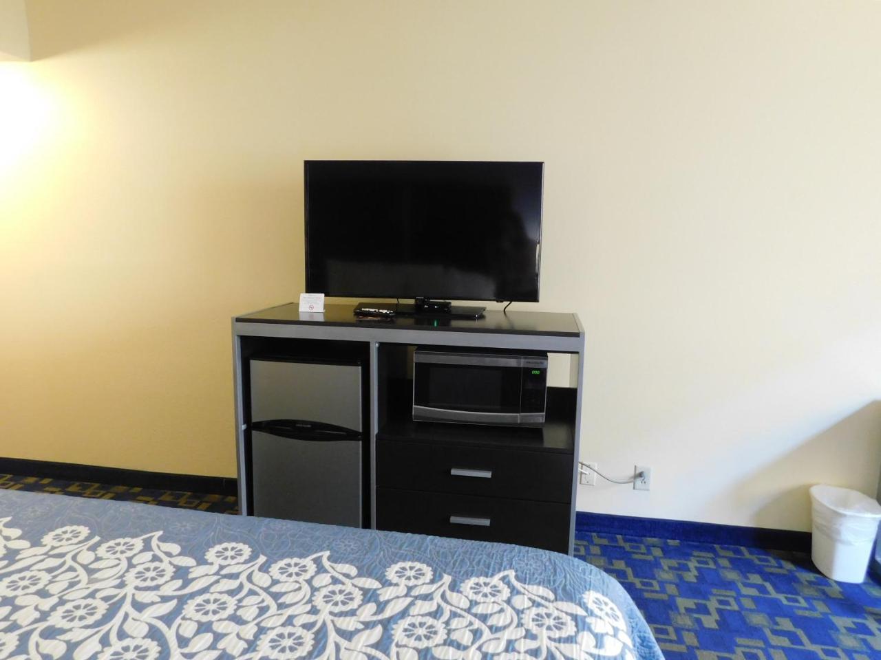 Days Inn & Suites By Wyndham Pocahontas Εξωτερικό φωτογραφία